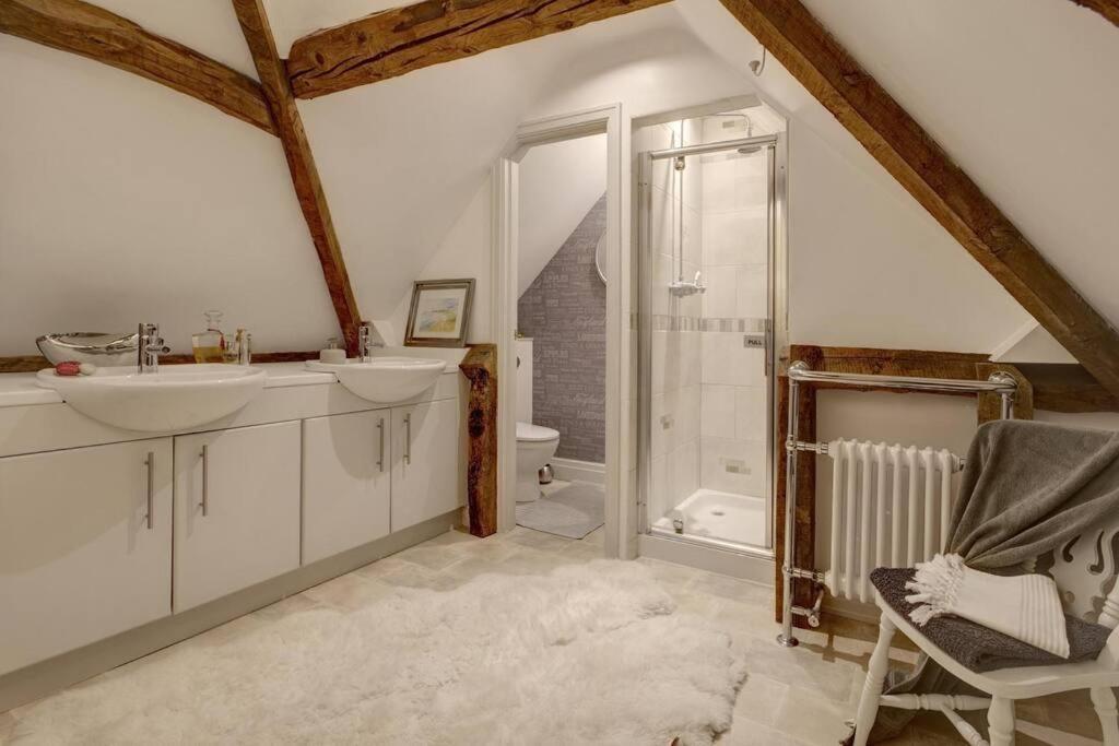 Historic Cotswold Chic Style For Uk Staycation Bourton-on-the-Water Екстер'єр фото