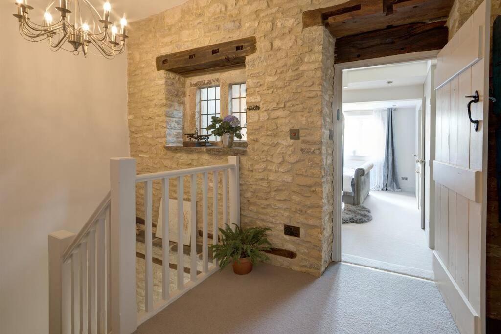 Historic Cotswold Chic Style For Uk Staycation Bourton-on-the-Water Екстер'єр фото