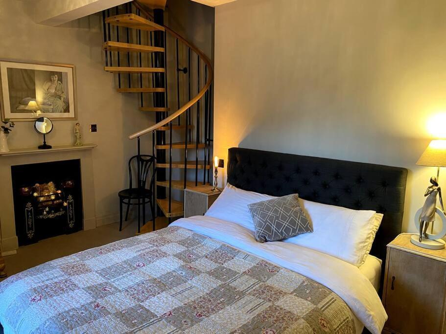 Historic Cotswold Chic Style For Uk Staycation Bourton-on-the-Water Екстер'єр фото