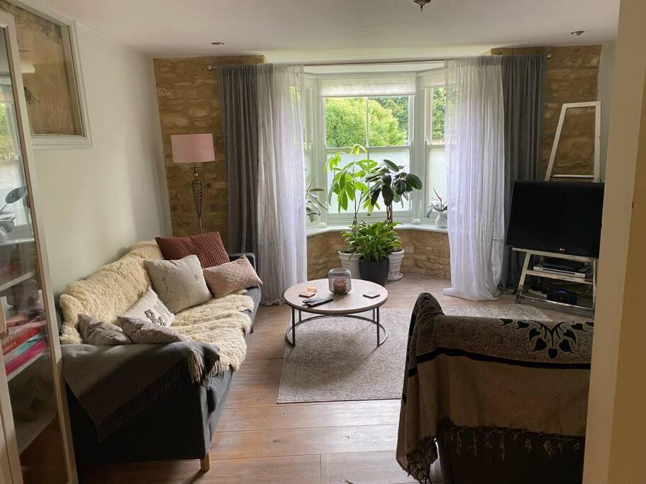 Historic Cotswold Chic Style For Uk Staycation Bourton-on-the-Water Екстер'єр фото
